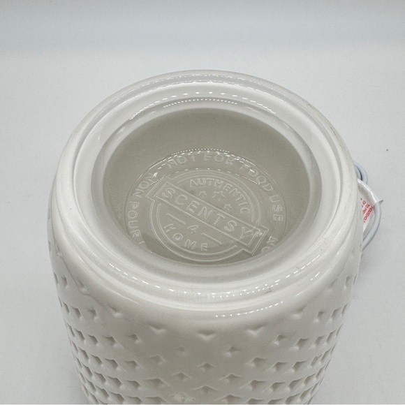 Scentsy POISED Warmer - Picture 6 of 6